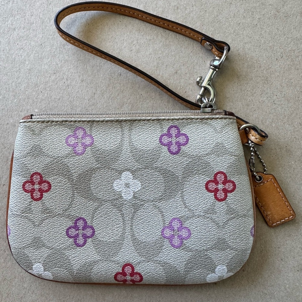 Coach Wristlet - Picture 3 of 12